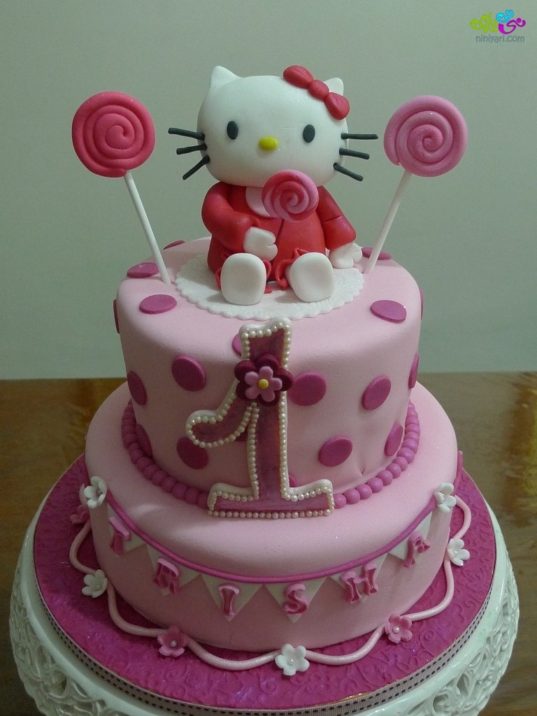 pics_of_hello_kitty_birthday_cakes-768x1024